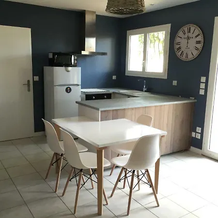 Casa de Férias Maison Au Calme Avec Terrasse Bois *