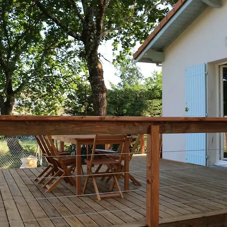 Casa de Férias Maison Au Calme Avec Terrasse Bois *